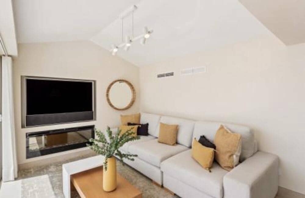 4 bedroom Villa for sale in Estepona with pool garage - € 1,495,000 (Ref: 7494316)