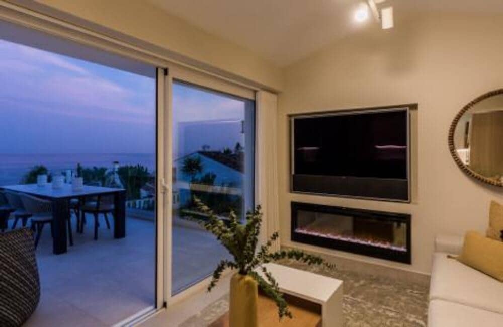 4 bedroom Villa for sale in Estepona with pool garage - € 1,495,000 (Ref: 7494316)