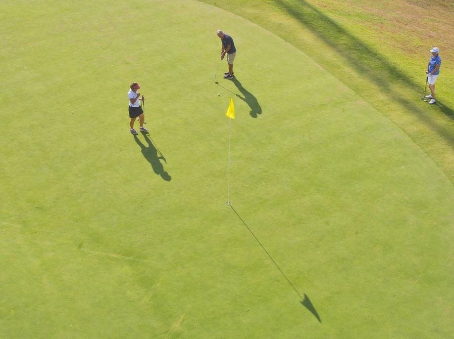 3 soveværelse Semi-Rækkehus til leje i Marbella med swimmingpool garage - € 6.000 (Ref: 7500101)