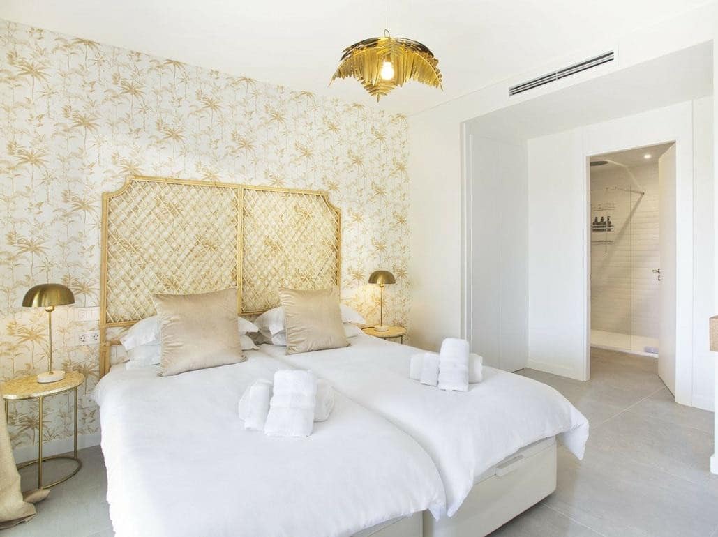 3 soveværelse Semi-Rækkehus til leje i Marbella med swimmingpool garage - € 6.000 (Ref: 7500101)