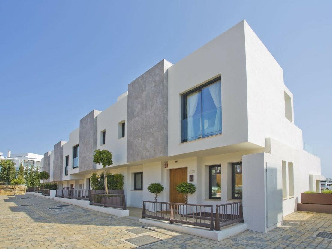 3 Zimmer Doppelhaus zu vermieten in Marbella mit Pool Garage - 6.000 € (Ref: 7500101)