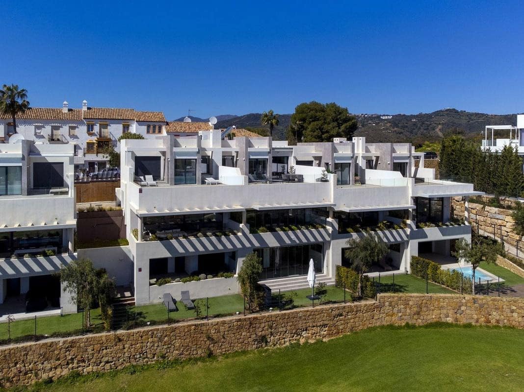 3 Zimmer Doppelhaus zu vermieten in Marbella mit Pool Garage - 6.000 € (Ref: 7500101)