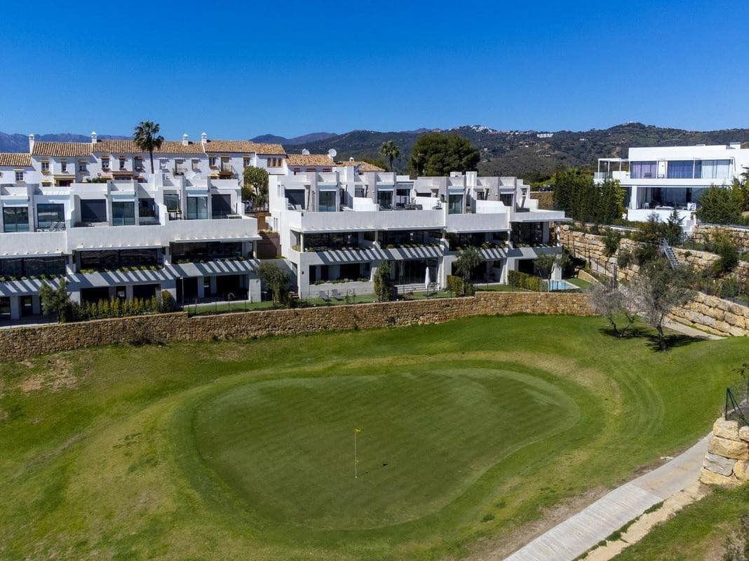 3 Zimmer Doppelhaus zu vermieten in Marbella mit Pool Garage - 6.000 € (Ref: 7500101)