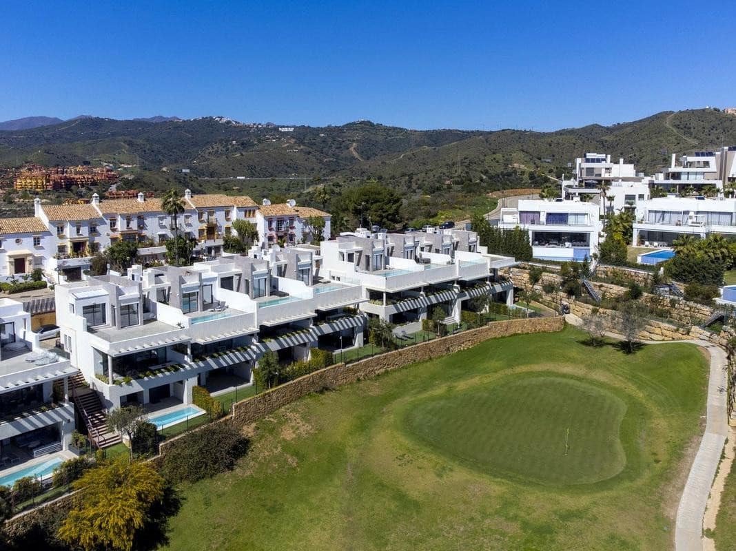 3 Zimmer Doppelhaus zu vermieten in Marbella mit Pool Garage - 6.000 € (Ref: 7500101)