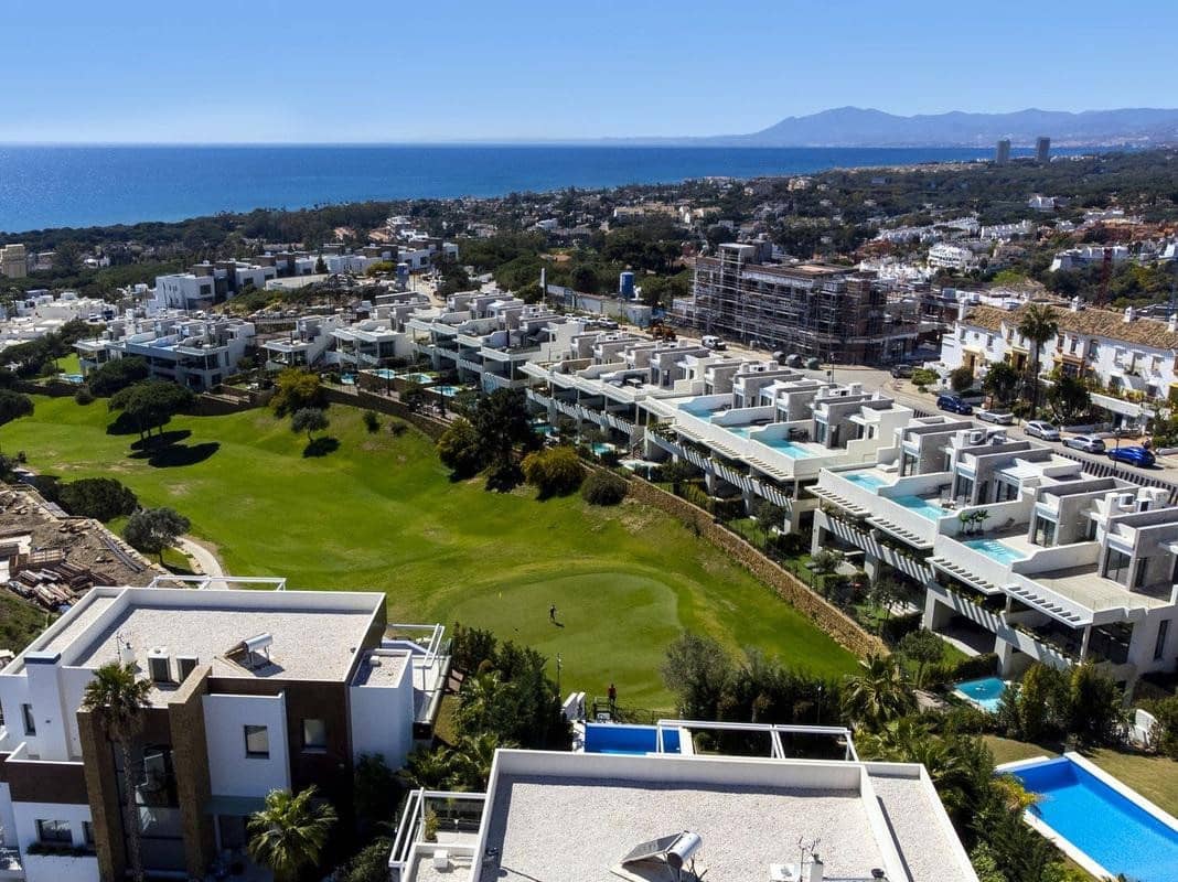 3 Zimmer Doppelhaus zu vermieten in Marbella mit Pool Garage - 6.000 € (Ref: 7500101)