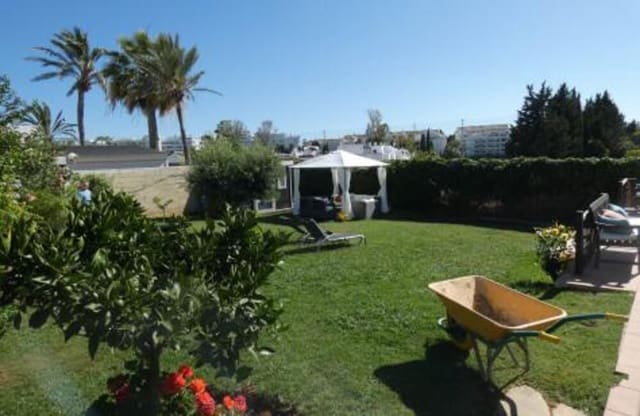 5 bedroom Villa for sale in Nueva Alcántara, Marbella with garage - € 950,000 (Ref: 7501690)