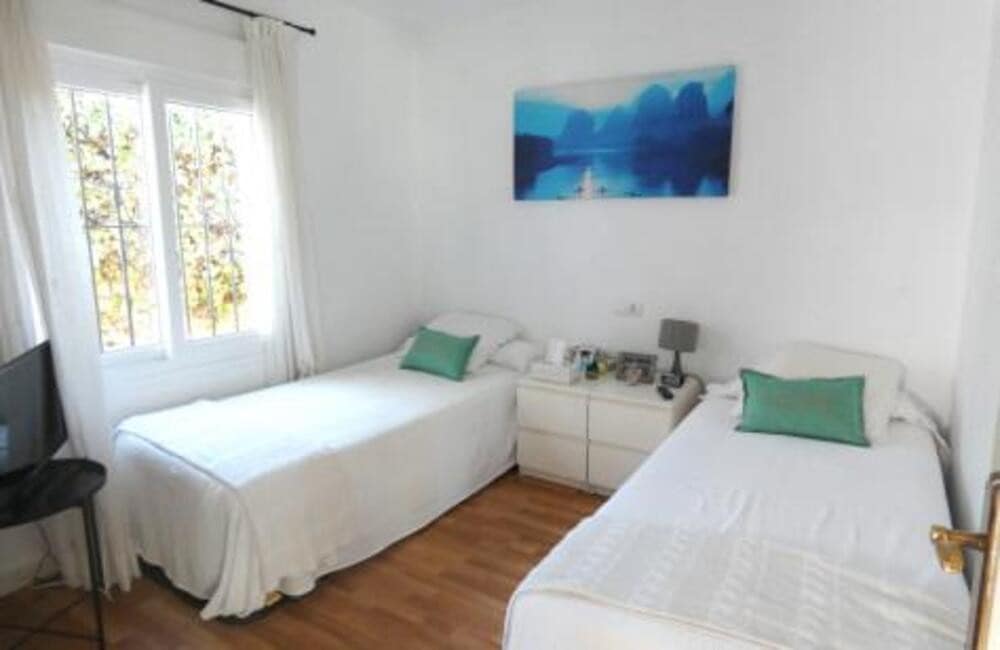 Chalet de 5 habitaciones en San Pedro de Alcantara en venta con garaje - 950.000 € (Ref: 7501690)