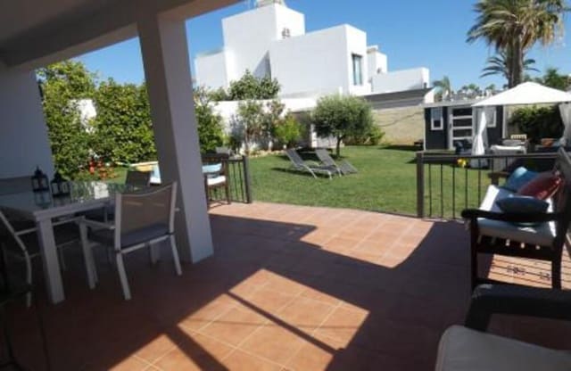 5 bedroom Villa for sale in Nueva Alcántara, Marbella with garage - € 950,000 (Ref: 7501690)
