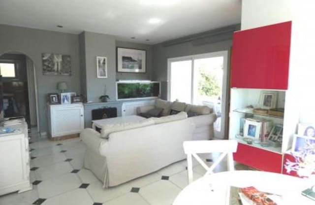 5 bedroom Villa for sale in Nueva Alcántara, Marbella with garage - € 950,000 (Ref: 7501690)