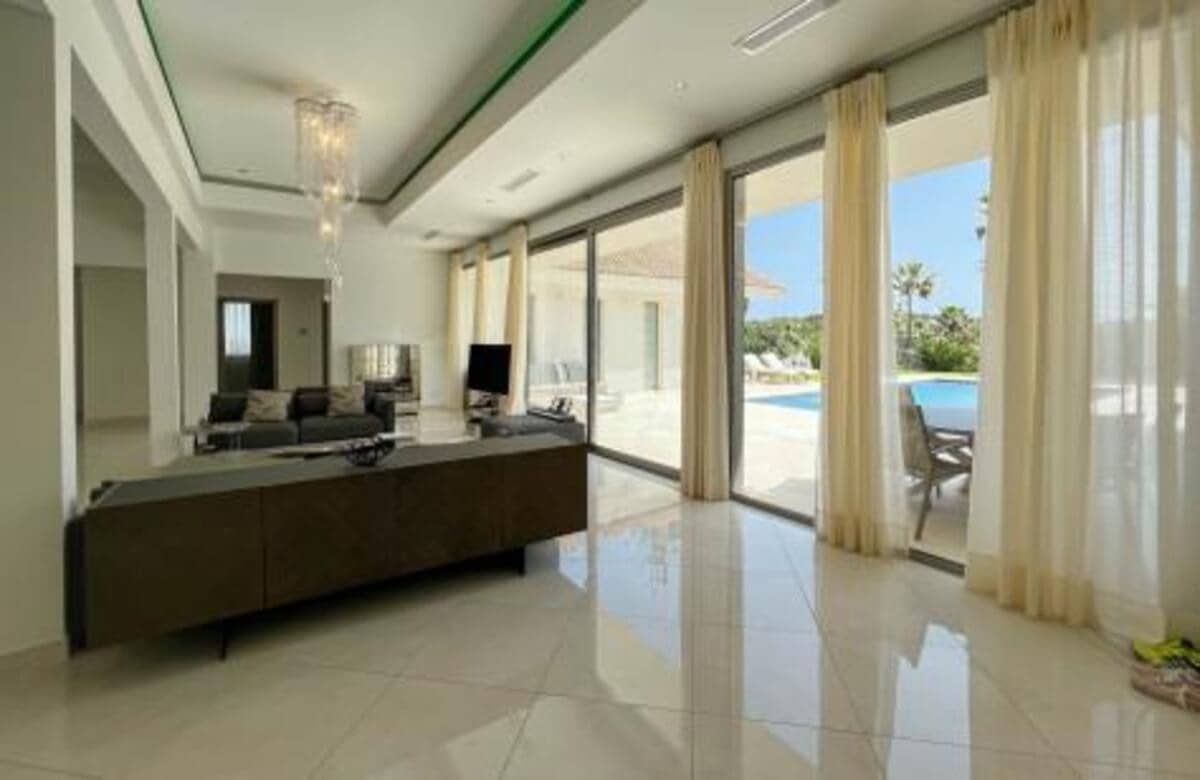 5 makuuhuone Huvila myytävänä paikassa Sotogrande mukana uima-altaan 
autotalli - 2 195 000 € (Ref: 7503297)