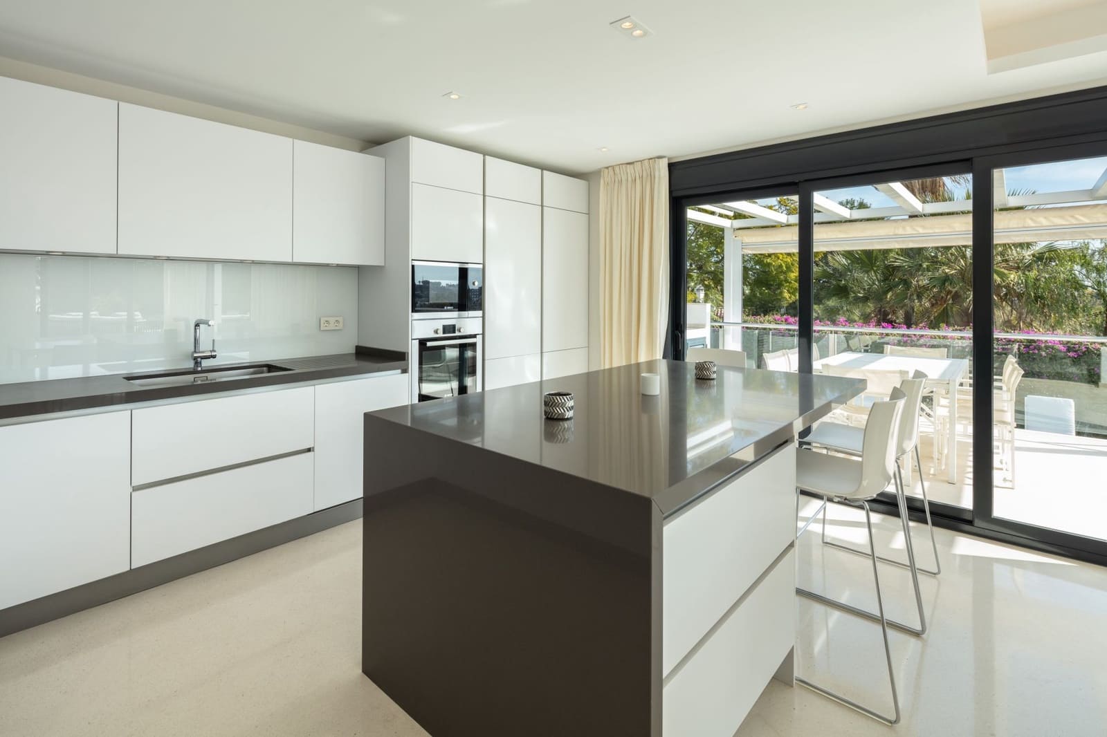 5 chambre Villa/Maison à vendre à Nueva Andalucia avec piscine garage - 2 995 000 € (Ref: 7503298)