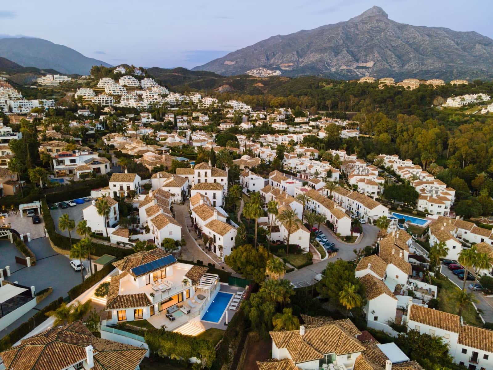 5 chambre Villa/Maison à vendre à Nueva Andalucia avec piscine garage - 2 995 000 € (Ref: 7503298)