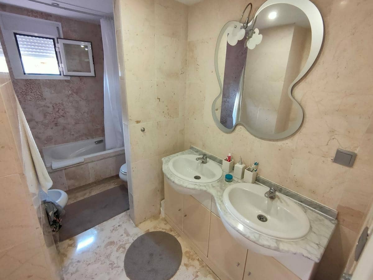 4 bedroom Apartment for rent in Guadalmina with pool garage - € 2,800 (Ref: 7505461)