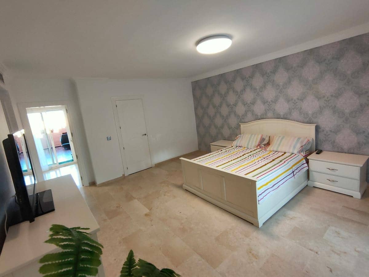 4 bedroom Apartment for rent in Guadalmina with pool garage - € 2,800 (Ref: 7505461)