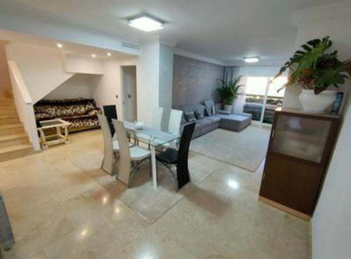 4 bedroom Apartment for rent in Guadalmina with pool garage - € 2,800 (Ref: 7505461)