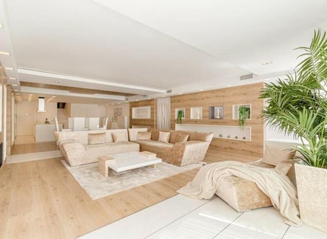 3 soverom Strandleiligheter til salgs i Puerto Banus, Marbella med svømmebasseng garasje - € 2 200 000 (Ref: 7521511)