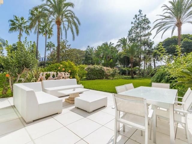 3 soveværelse Strandlejlighed til salg i Puerto Banus, Marbella med swimmingpool garage - € 2.200.000 (Ref: 7521511)