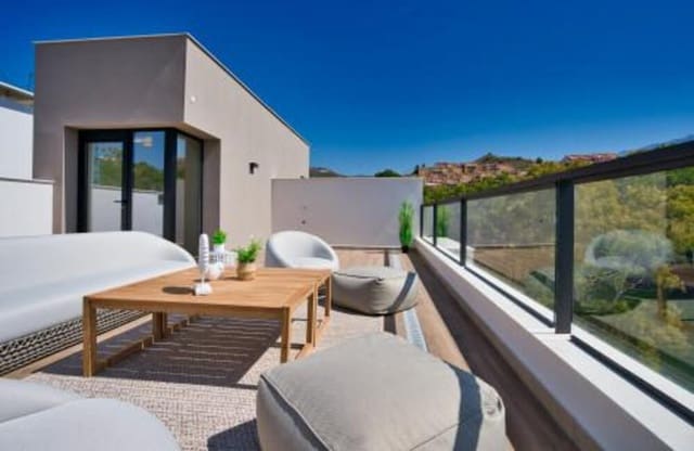 3 soveværelse Penthouse til salg i Los Naranjos, Marbella med swimmingpool garage - € 820.000 (Ref: 7521513)