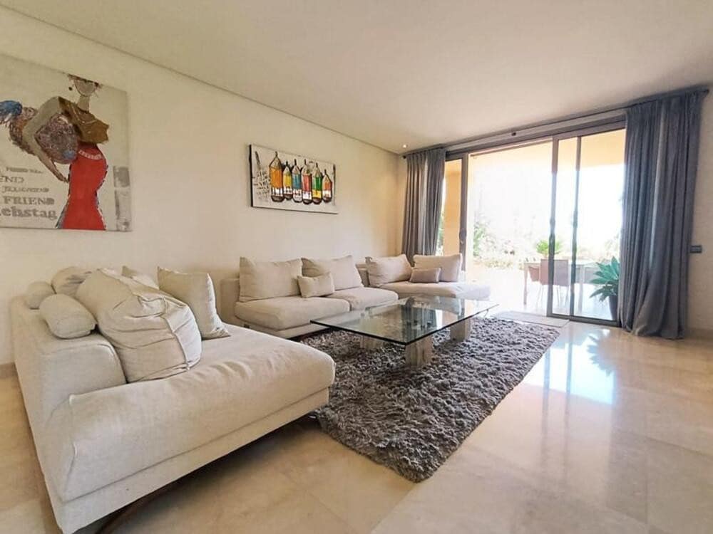 Appartement de 2 chambres à louer à Marbella avec piscine garage - 5 500 € (Ref: 7535782)