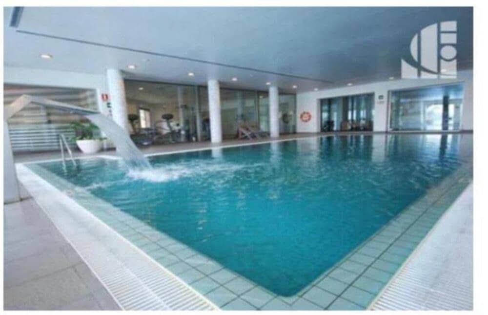 Appartement de 2 chambres à louer à Marbella avec piscine garage - 5 500 € (Ref: 7535782)