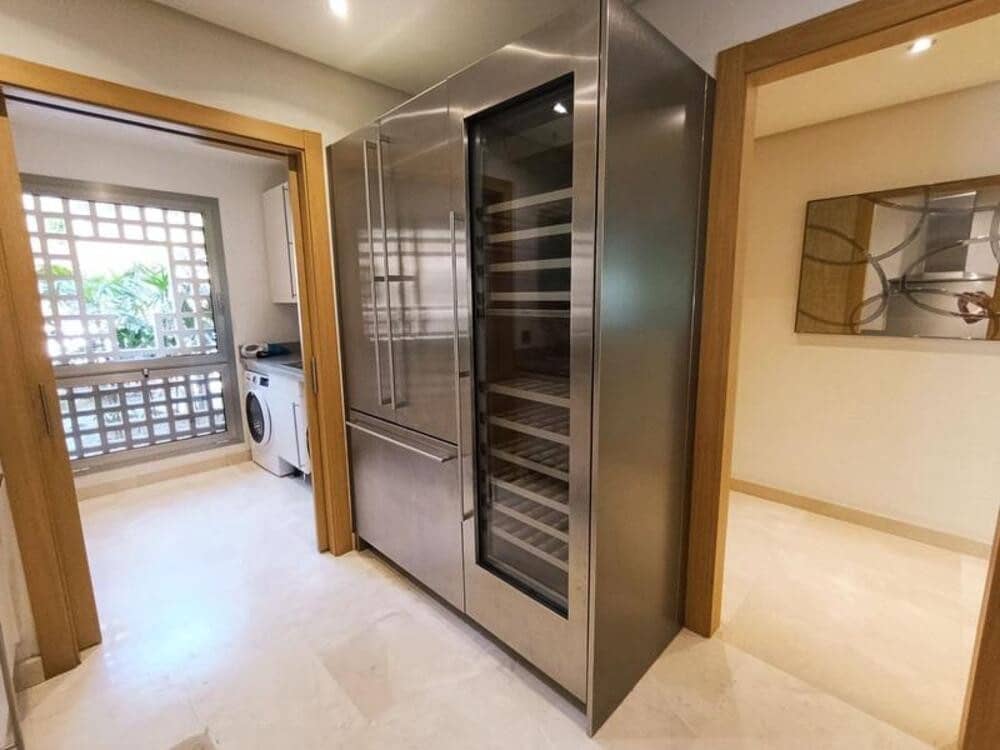 Appartement de 2 chambres à louer à Marbella avec piscine garage - 5 500 € (Ref: 7535782)