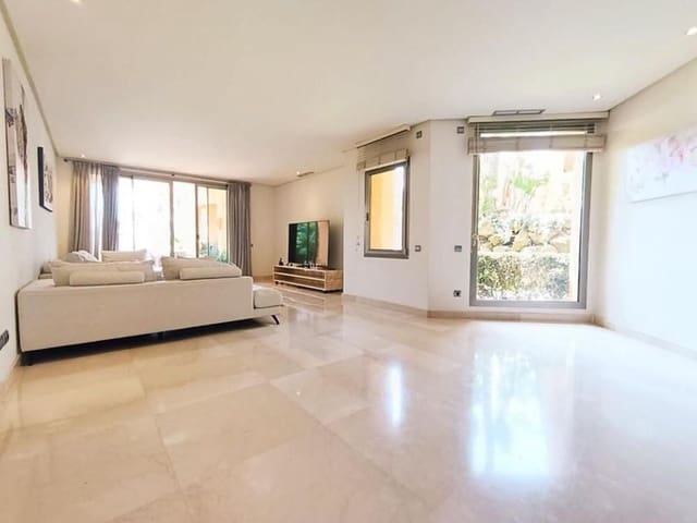 Appartement de 2 chambres à louer à Sierra Blanca, Marbella avec piscine garage - 5 500 € (Ref: 7535782)