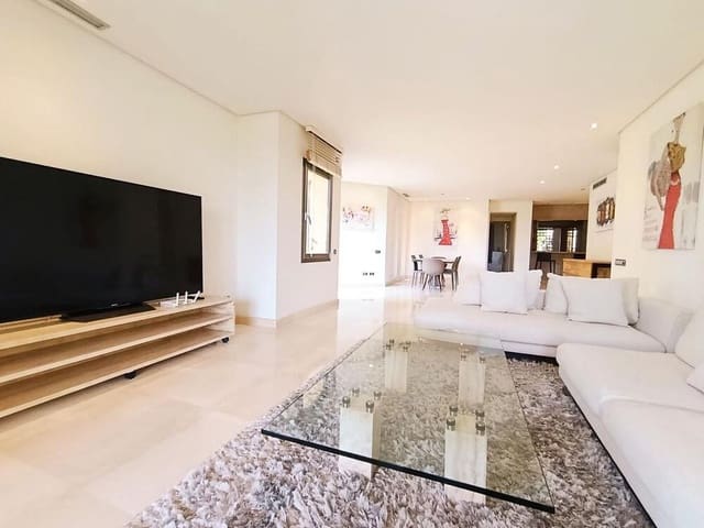Appartement de 2 chambres à louer à Sierra Blanca, Marbella avec piscine garage - 5 500 € (Ref: 7535782)