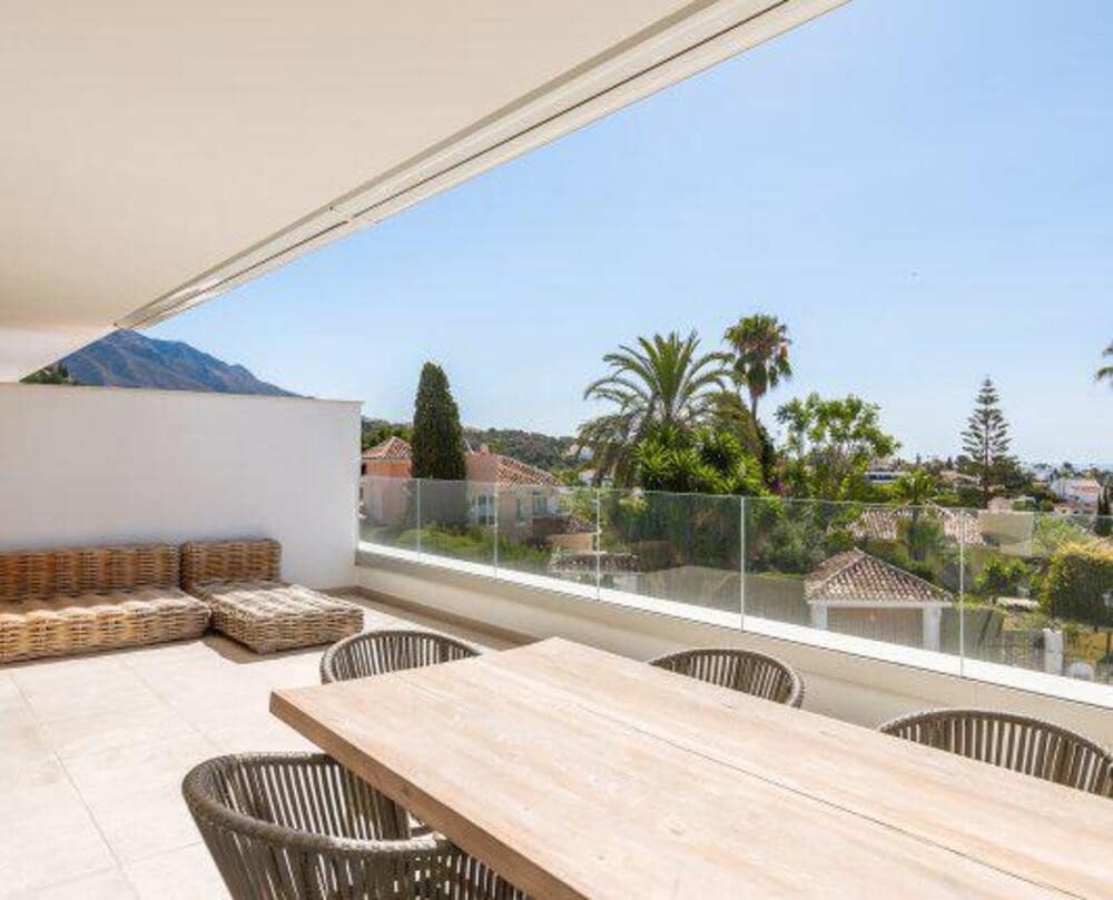 2 quarto Apartamento para arrendar em Marbella com piscina garagem - 3 500 € (Ref: 7537308)