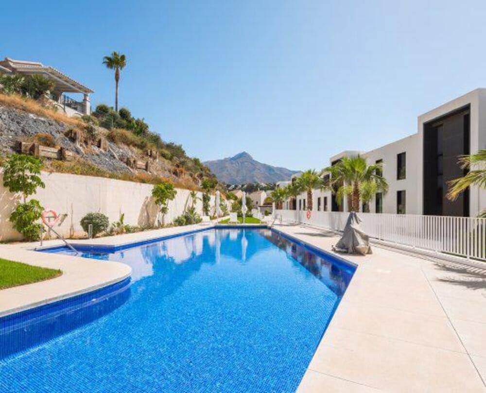 2 quarto Apartamento para arrendar em Marbella com piscina garagem - 3 500 € (Ref: 7537308)
