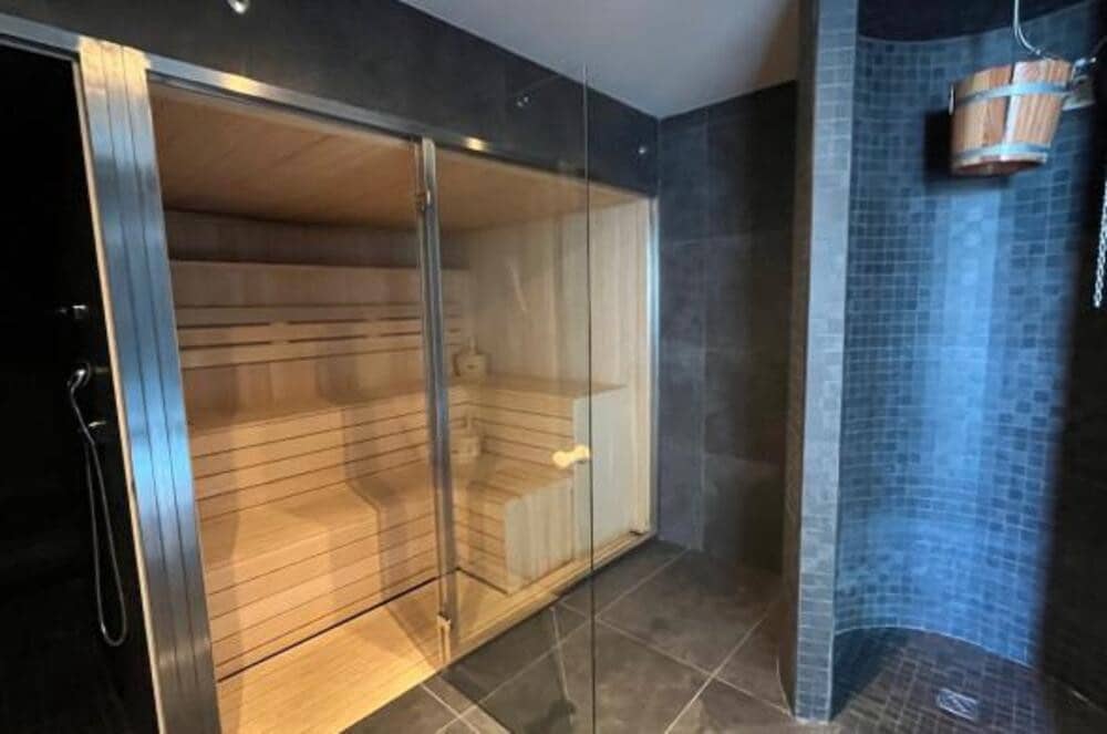 2 quarto Apartamento para arrendar em Marbella com piscina garagem - 3 500 € (Ref: 7537308)