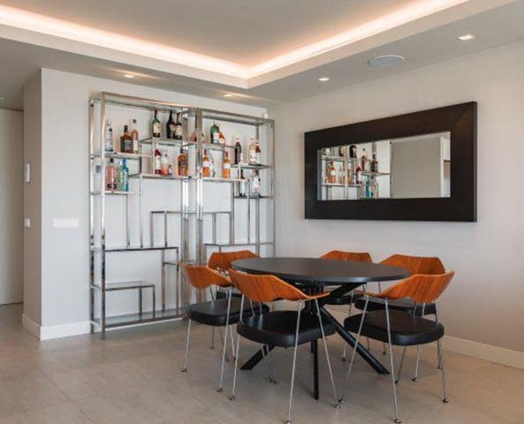 2 quarto Apartamento para arrendar em Nueva Andalucía Centro, Marbella com piscina garagem - 3 500 € (Ref: 7537308)