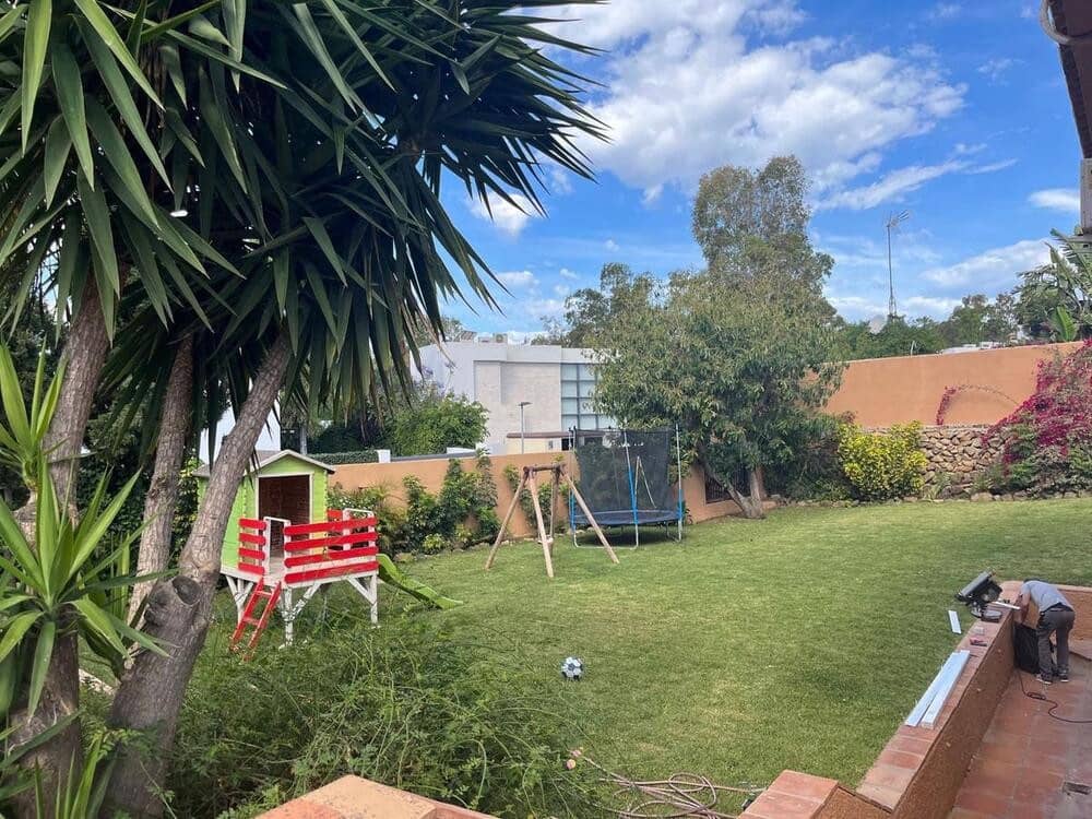 4 soveværelse Villa til leje i Estepona med swimmingpool garage - € 8.000 (Ref: 7557269)