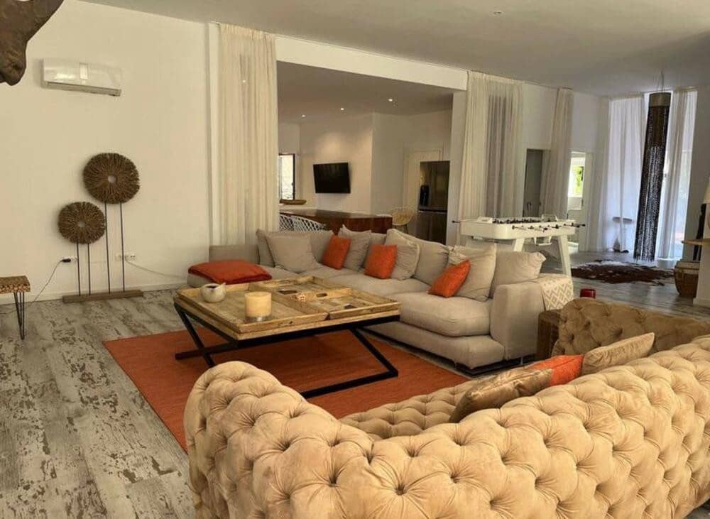 4 soveværelse Villa til leje i Estepona med swimmingpool garage - € 8.000 (Ref: 7557269)