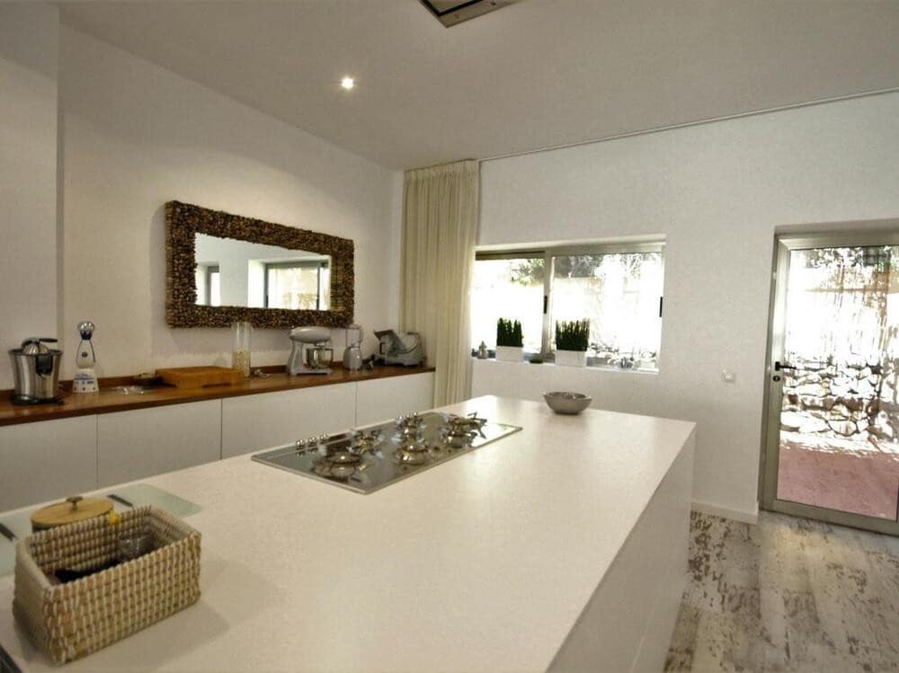 4 soveværelse Villa til leje i Estepona med swimmingpool garage - € 8.000 (Ref: 7557269)