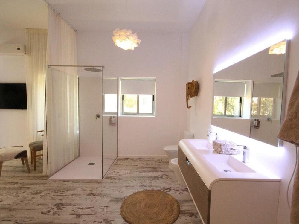 4 soveværelse Villa til leje i Estepona med swimmingpool garage - € 8.000 (Ref: 7557269)