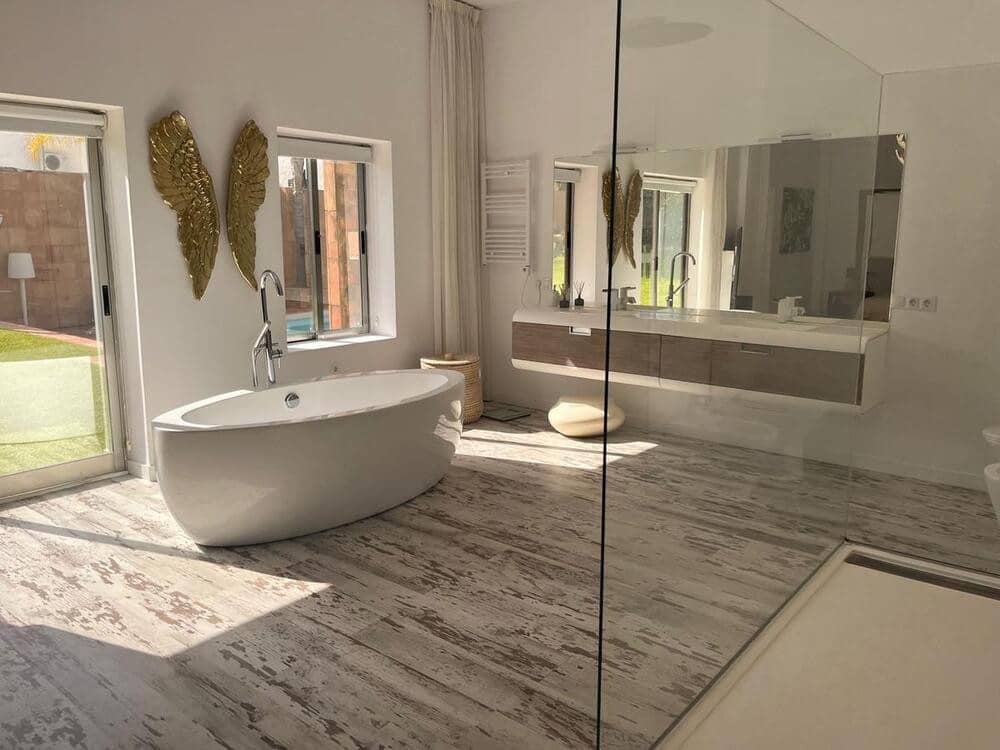 4 soveværelse Villa til leje i Estepona med swimmingpool garage - € 8.000 (Ref: 7557269)