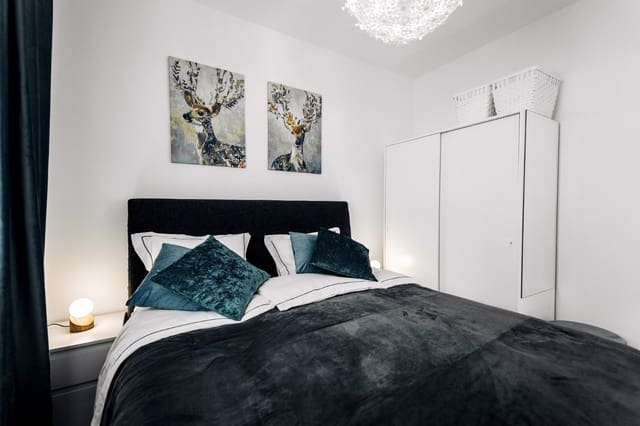 3 bedroom Townhouse for rent in El Paraiso, Estepona with pool garage - € 3,750 (Ref: 7563083)