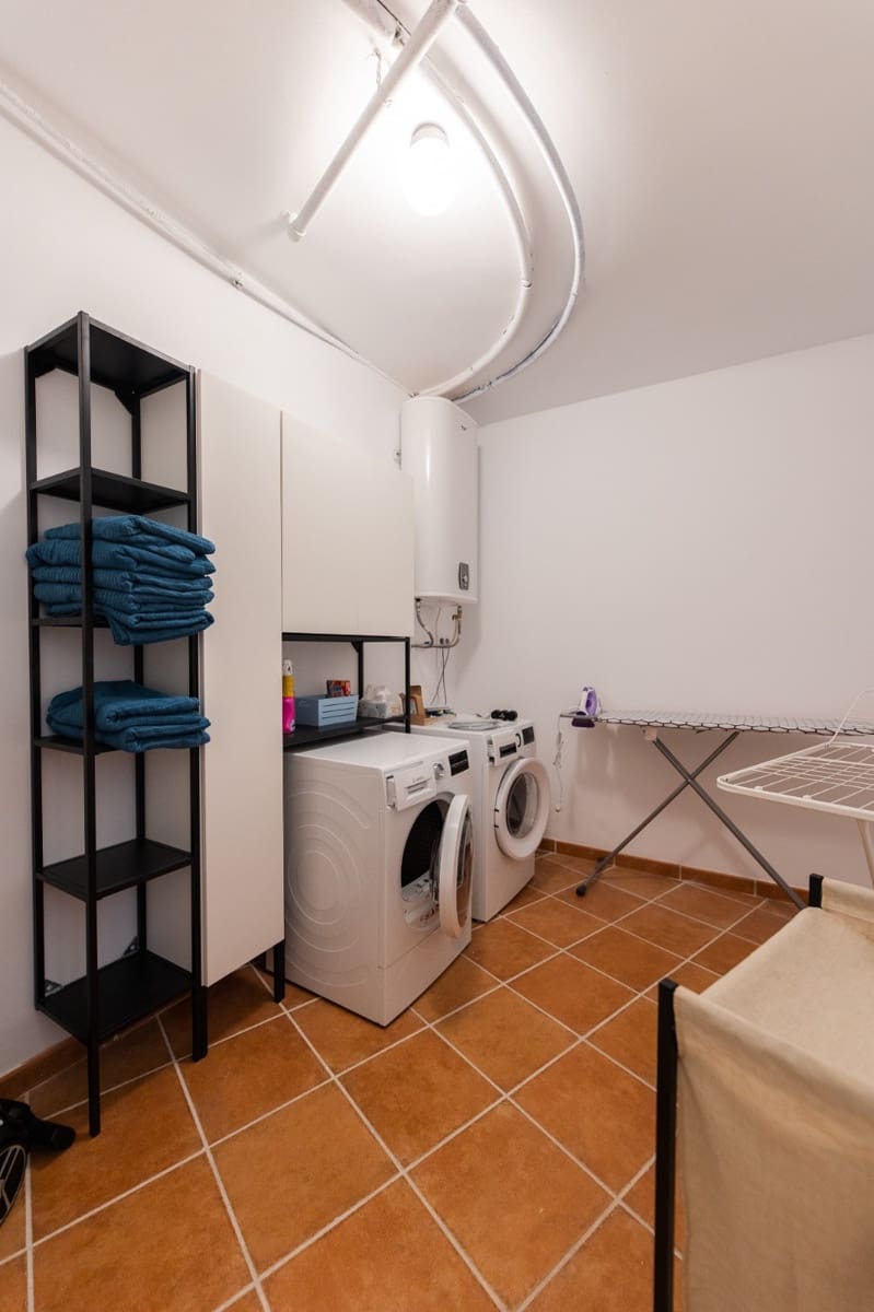 3 soveværelse Byhus til leje i El Paraiso med swimmingpool garage - € 3.750 (Ref: 7563083)