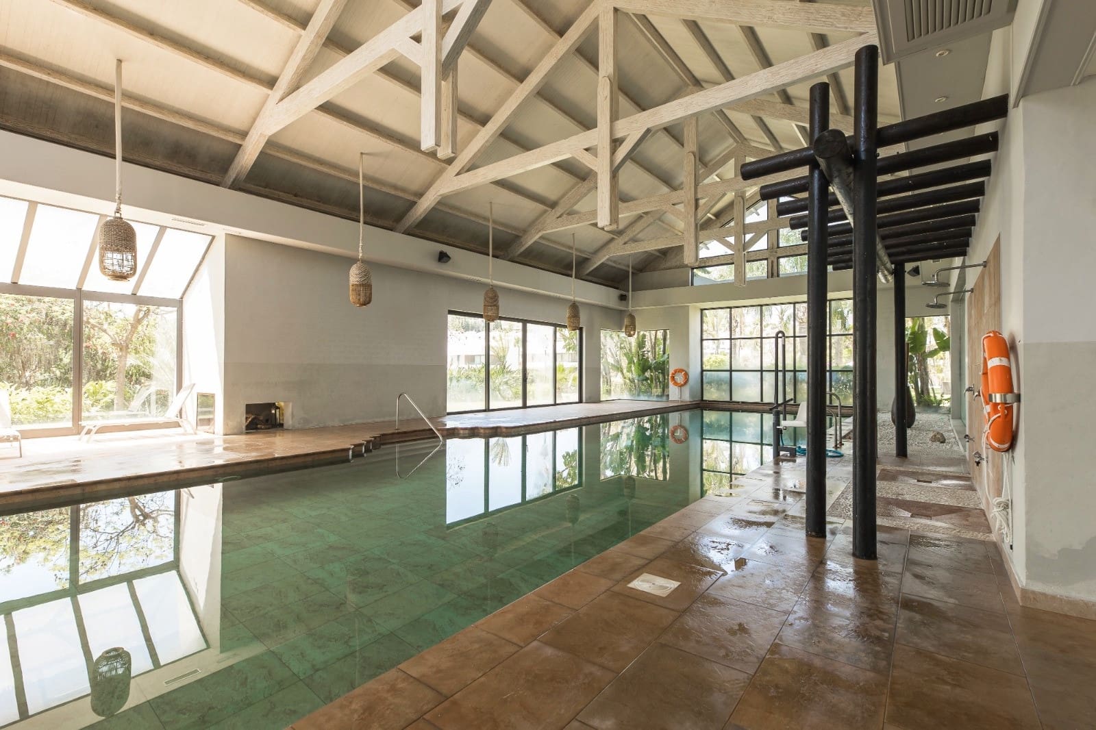 3 soveværelse Byhus til leje i El Paraiso med swimmingpool garage - € 3.750 (Ref: 7563083)