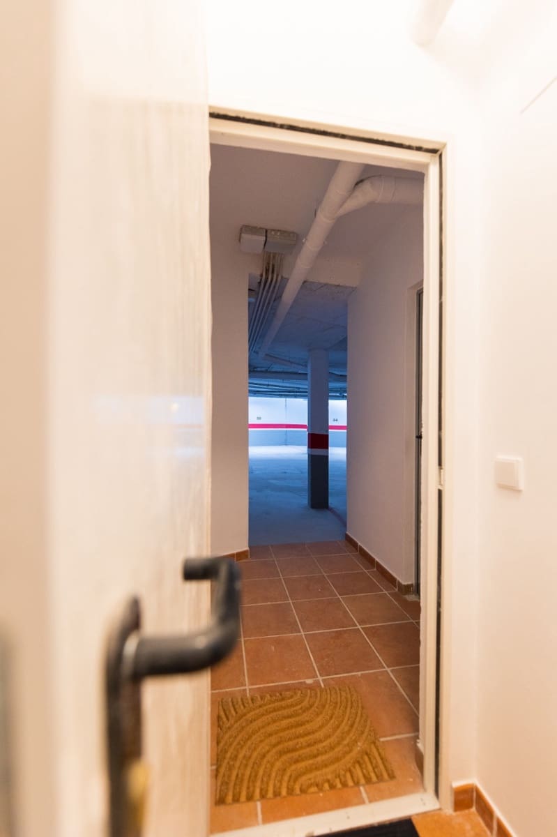 3 soveværelse Byhus til leje i El Paraiso med swimmingpool garage - € 3.750 (Ref: 7563083)