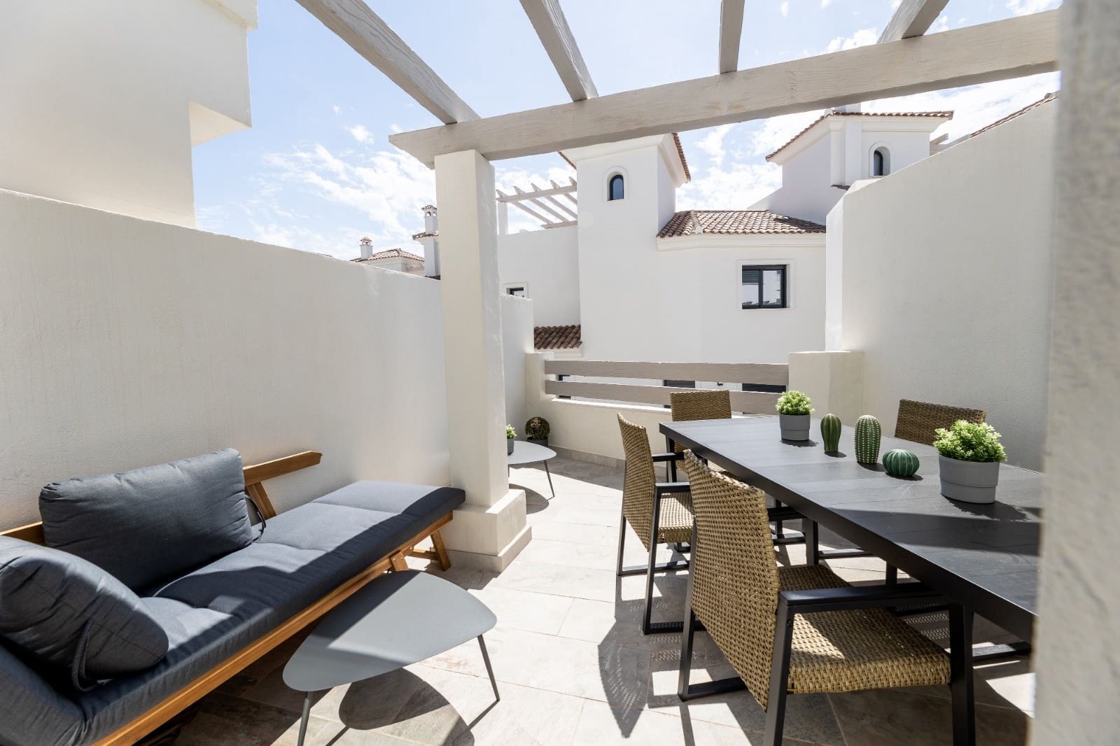 3 soverom Hus til leie i El Paraiso med svømmebasseng garasje - € 2 900 (Ref: 7563083)