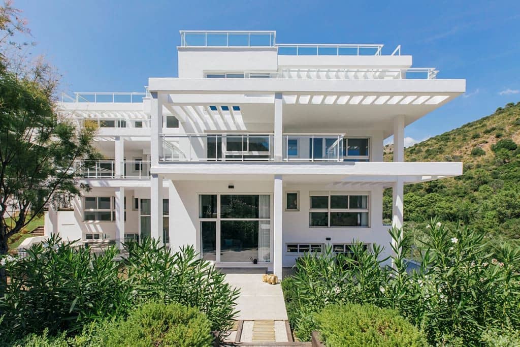 2 bedroom Apartment for sale in Benahavis with pool garage - € 475,000 (Ref: 7565878)