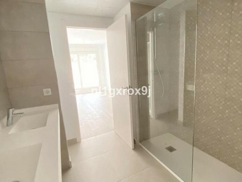 2 bedroom Apartment for sale in Benahavis with pool garage - € 475,000 (Ref: 7565878)