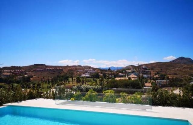 5 quarto Moradia para venda em El Paraíso, Benahavís com piscina garagem - 3 300 000 € (Ref: 7568487)