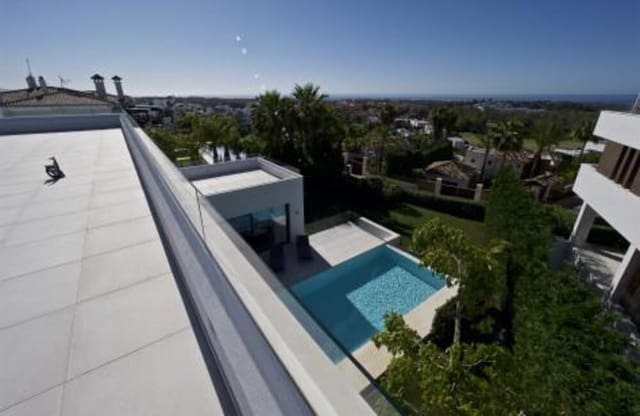 5 quarto Moradia para venda em El Paraíso, Benahavís com piscina garagem - 3 300 000 € (Ref: 7568487)