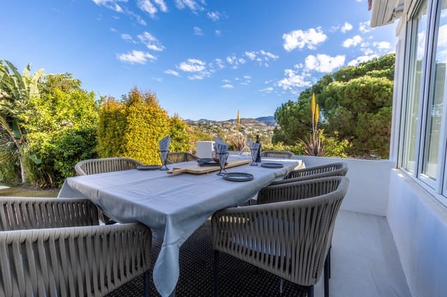 4 chambre Villa/Maison à vendre à Las Brisas, Marbella avec piscine garage - 1 850 000 € (Ref: 7577475)