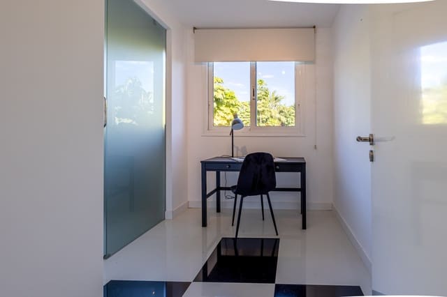 4 Zimmer Villa zu verkaufen in Las Brisas, Marbella mit Pool Garage - 1.850.000 € (Ref: 7577475)