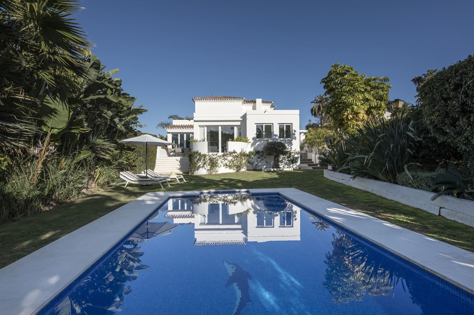 4 soverom Villa til salgs i Marbella med svømmebasseng garasje - € 1 850 000 (Ref: 7577475)