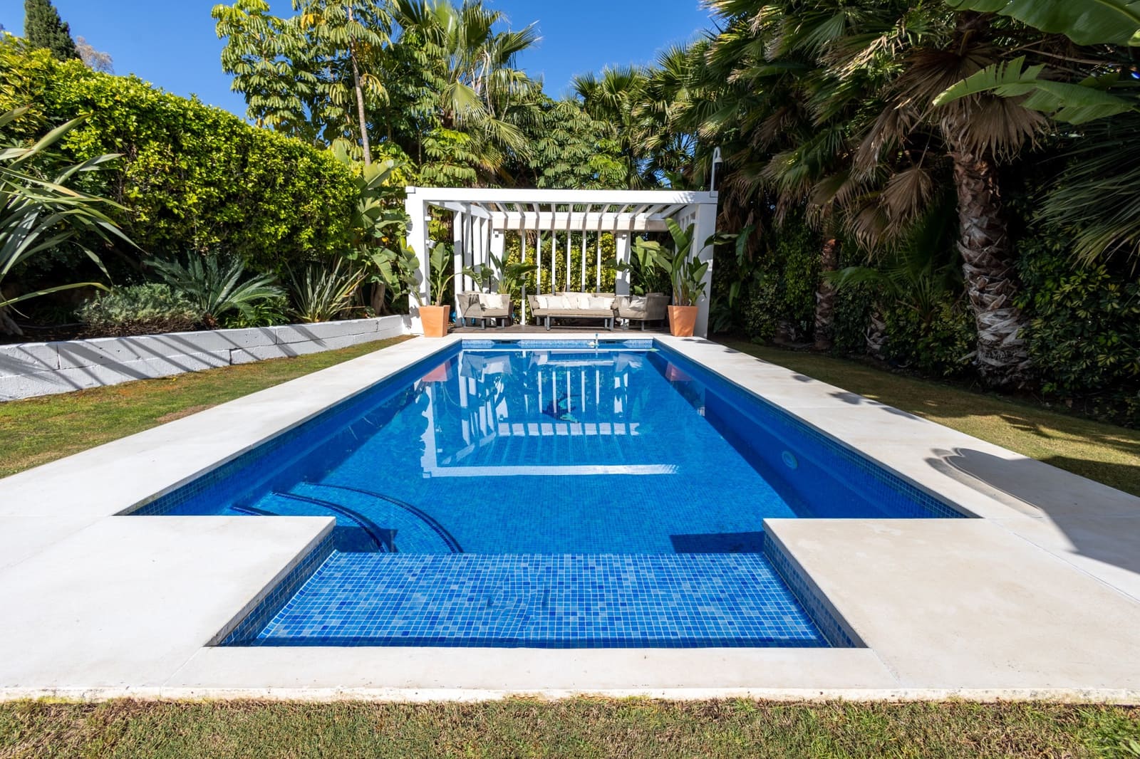 4 soverom Villa til salgs i Marbella med svømmebasseng garasje - € 1 850 000 (Ref: 7577475)