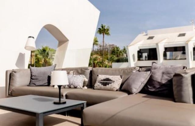3 quarto Penthouse para venda em Marbesa, Marbella com piscina garagem - 1 200 000 € (Ref: 7579249)